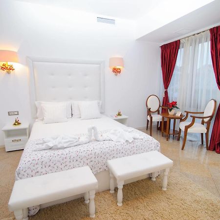Dbh Bucharest Hotel Buitenkant foto