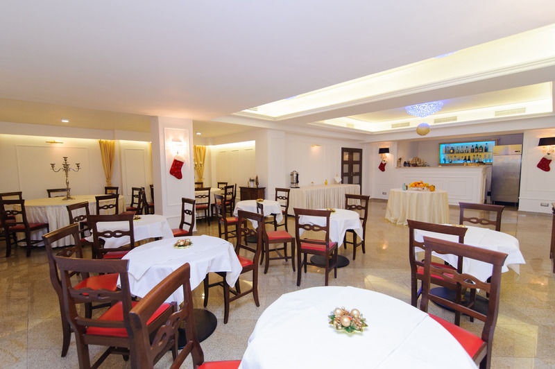 Dbh Bucharest Hotel Buitenkant foto