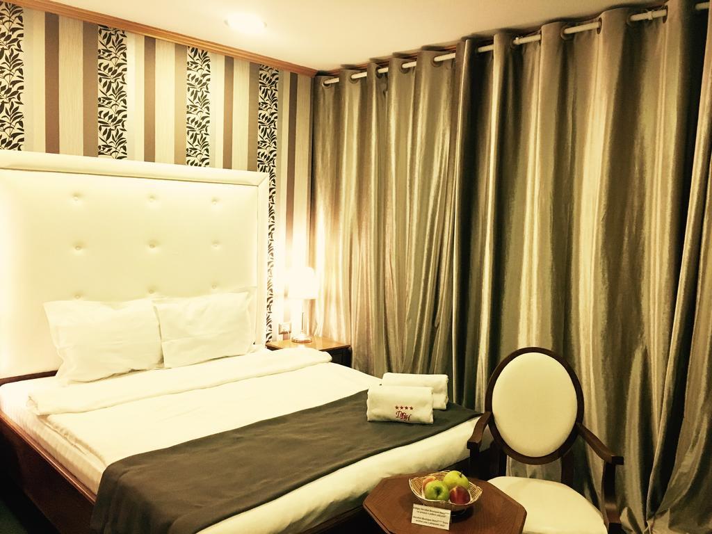Dbh Bucharest Hotel Buitenkant foto