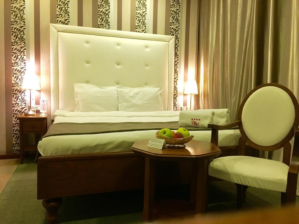 Dbh Bucharest Hotel Buitenkant foto