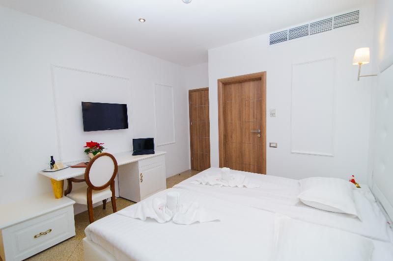 Dbh Bucharest Hotel Buitenkant foto