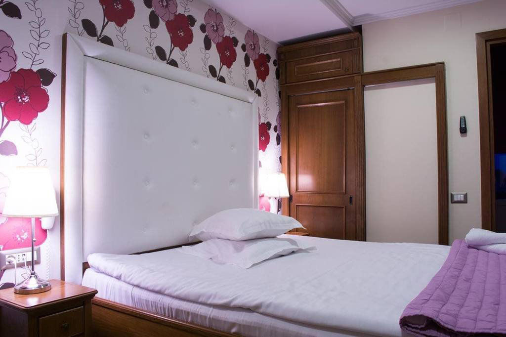 Dbh Bucharest Hotel Buitenkant foto