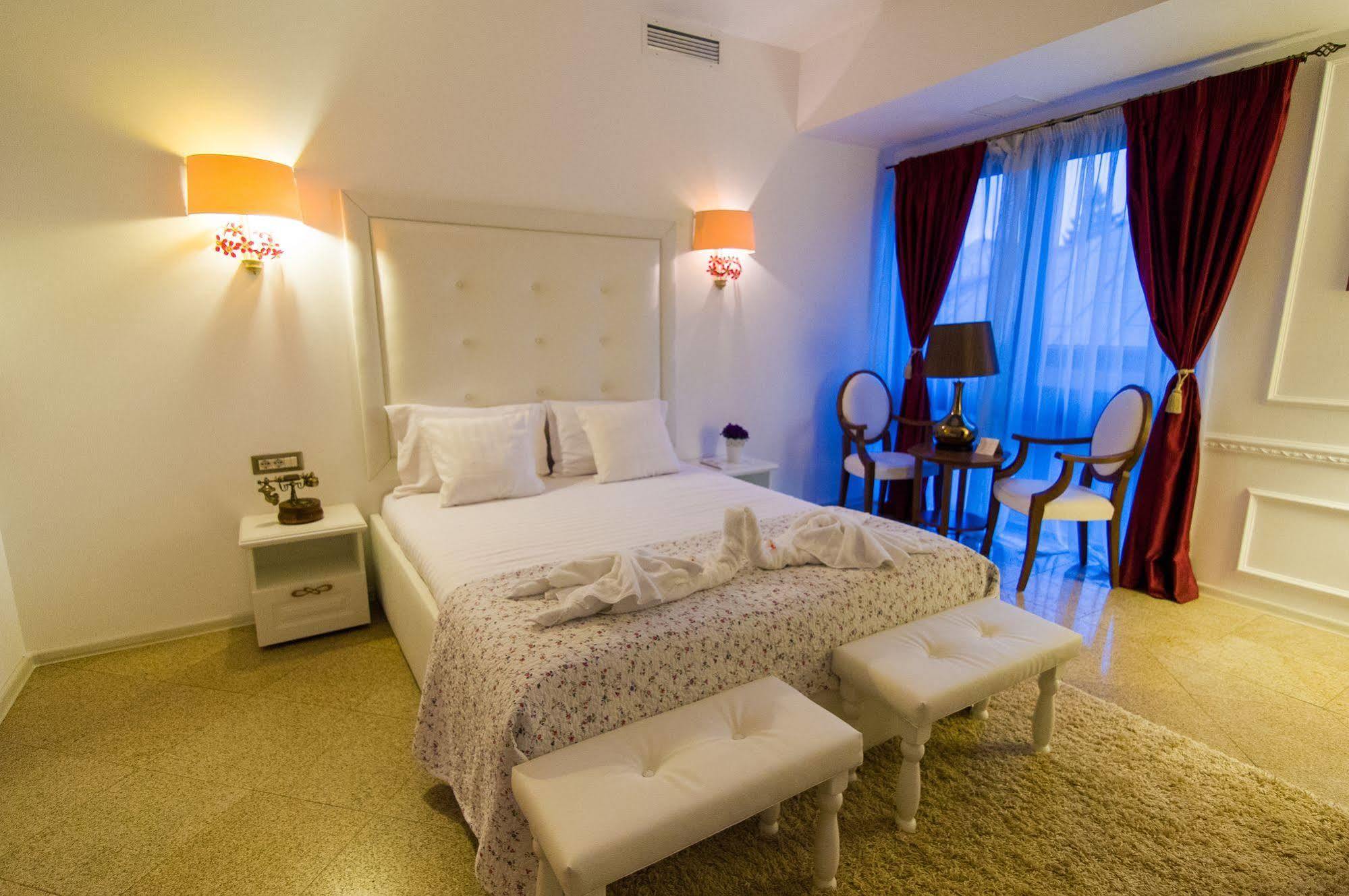 Dbh Bucharest Hotel Buitenkant foto